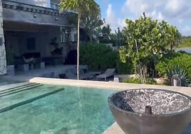 VILLAS MIA FRONT BEACH