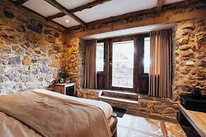 Amaya Home Lodge, SPA & Restaurant