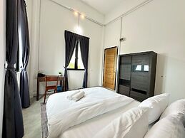 Ferringhi Inn 51