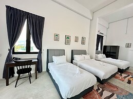 Ferringhi Inn 51