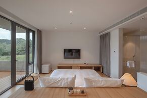 LOSTVILLA Green Gable-Anji