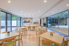 LOSTVILLA Green Gable-Anji