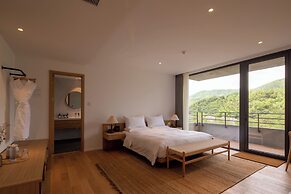 LOSTVILLA Green Gable-Anji