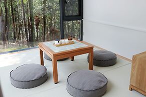 LOSTVILLA Green Gable-Anji