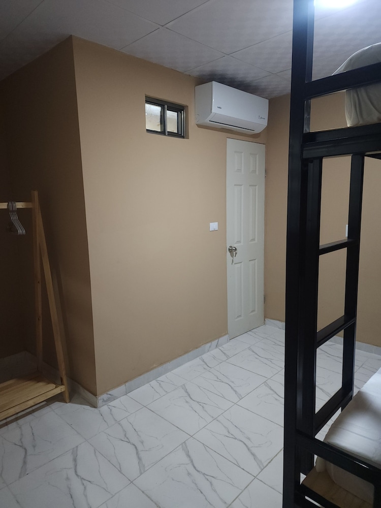 Milo's Hostel and Residences