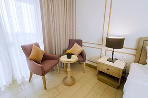 MCollection - Scenic Tagaytay Getaway with Taal Views