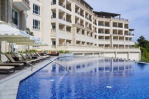 MCollection - Scenic Tagaytay Getaway with Taal Views
