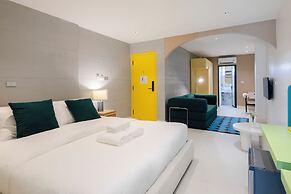 Bembis Hotel Charoenakorn 10