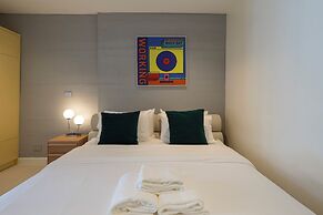 Bembis Hotel Charoenakorn 10