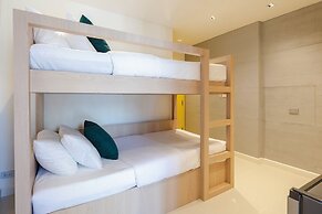 Bembis Hotel Charoenakorn 10