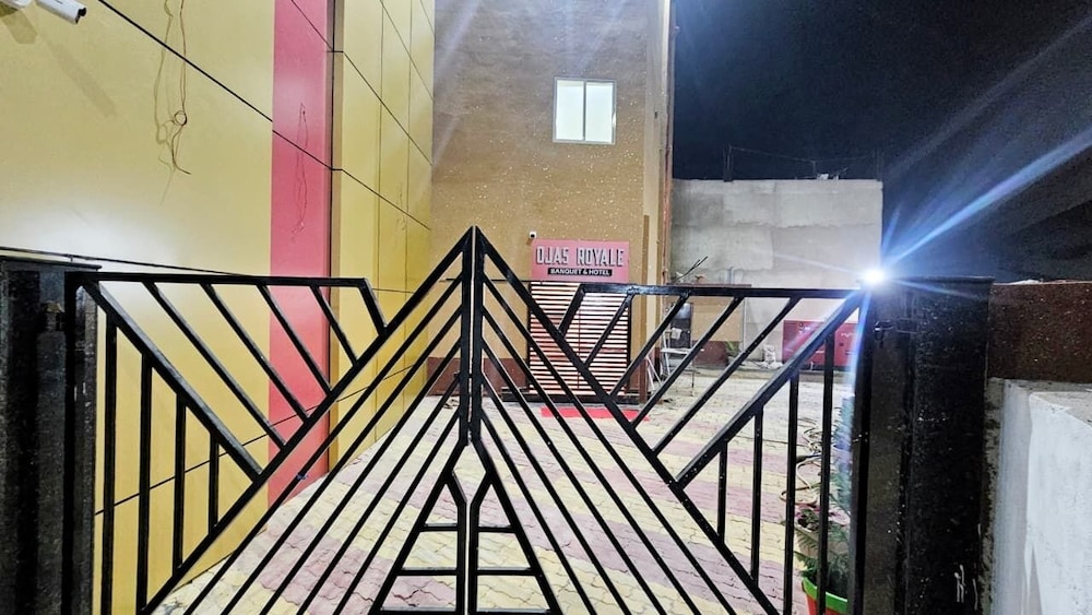 Ojas Royale - Banquet and Hotel