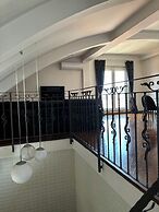 Back suites