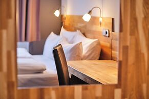 Luna Inn