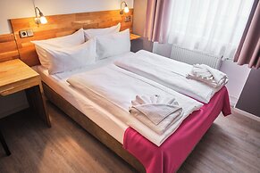 Luna Inn