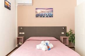 HOTEL LAURA