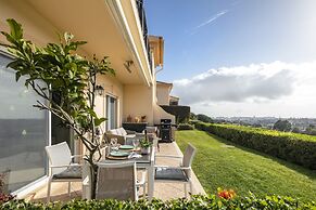 Fairview Golfside Apartment at Boavista