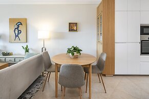 Fairview Golfside Apartment at Boavista