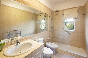 Fairview Golfside Apartment at Boavista