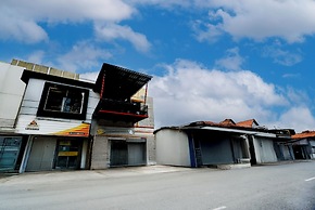 Hotel D'best Kutisari 6 Hour Stay