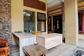 Hotel D'best Kutisari 6 Hour Stay