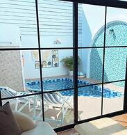 Alan Pool Villa Bangsaen