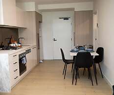 Clayton Luxe Retreat- Elegant 2 BDR With Balcony