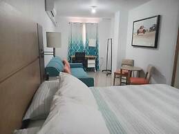 Luxeley Hotel and Suites