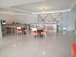 Luxeley Hotel and Suites