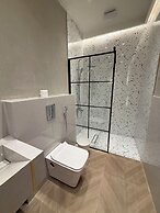 JRE Amazing Rooftop-studio at Abdoun 702