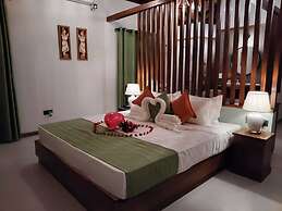 River Shades Hotel