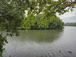 River Shades Hotel