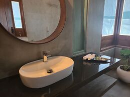 River Shades Hotel