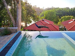 River Shades Hotel