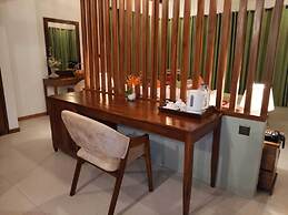 River Shades Hotel