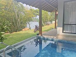 River Shades Hotel