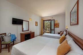 Helios Hotel