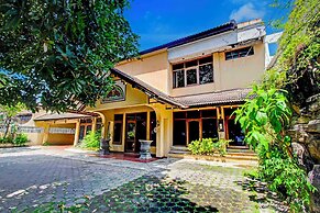 OYO 95023 Hotel Alamanda Garut