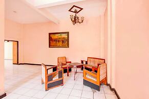 OYO 95023 Hotel Alamanda Garut