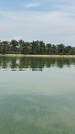 Bugoma Palms Resort Beach and Hotel