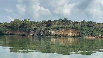 Bugoma Palms Resort Beach and Hotel