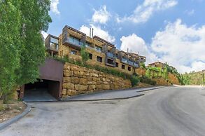 Redrock 1 br chalet  faqra . Faraya