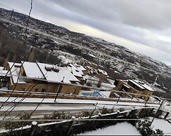 Redrock 1 br chalet  faqra . Faraya