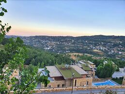 Redrock 1 br chalet  faqra . Faraya