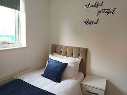 Spacious Birmingham House - 7 Guests -free Parking