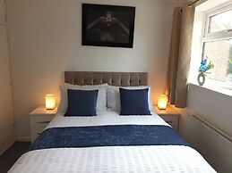 Spacious Birmingham House - 7 Guests -free Parking