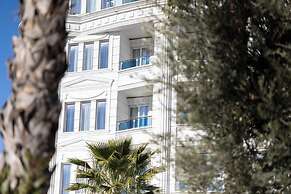 FAFA Aqua Blue Hotel