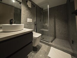 Spacious 2BR w Terrace Lounge