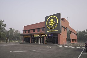 Round D Clock