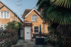 Rose Cottage - Central Henley