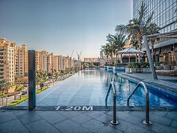 Palm Tower Palm Jumeirah By DVH Luxe